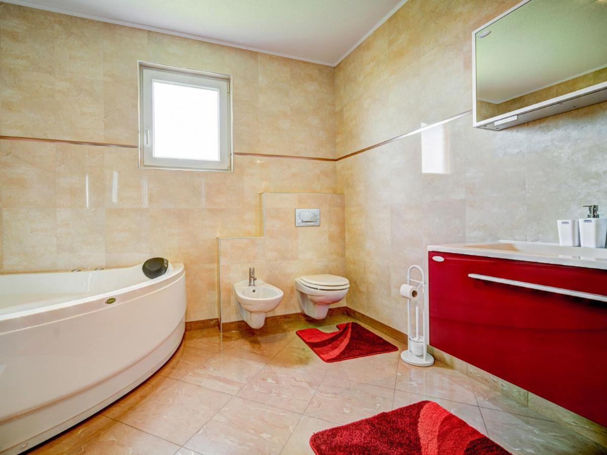 Apartment Tommy-2 By Interhome Kmeti Kültér fotó